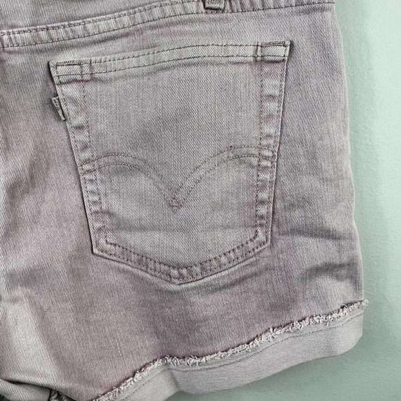 Levis 501 Mauve Pink Jean Denim Shorts Size 12 Frayed Hem - Picture 10 of 14